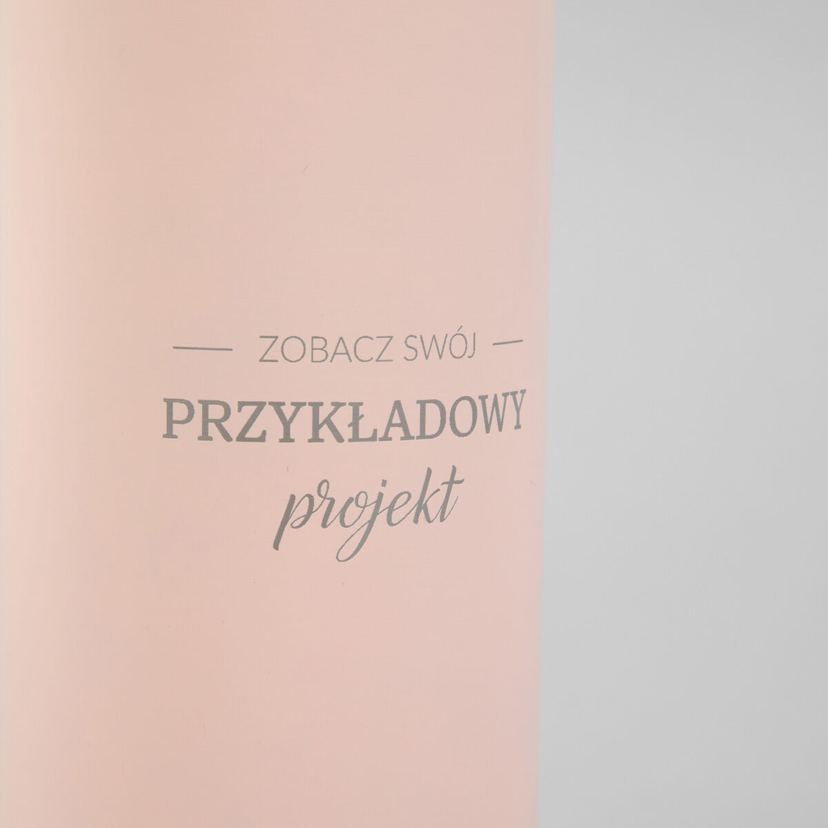 Różowa butelka termiczna z personalizacją PREZENT NA WALENTYNKI